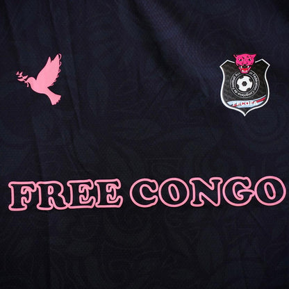Détail du maillot Unmatch Free Congo avec colombe, logo et texte Free Congo